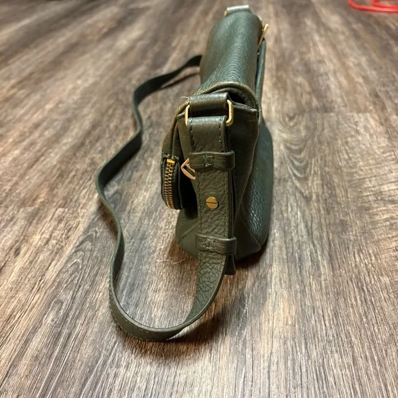 Fossil Leather Crossbody Purse - forest green leather, gold hardware. - Picture 11 of 14